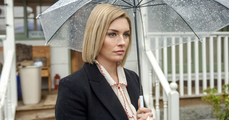 Why Taylor Cole looks taller on screen