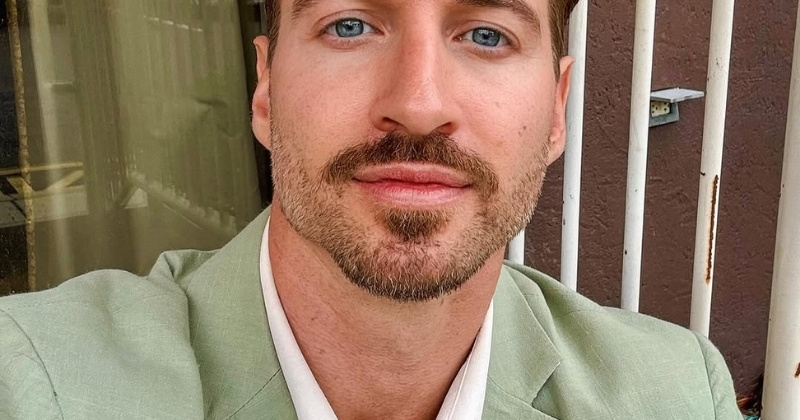 Travis DesLaurier age: The real answer about how old he is 2 How old is Travis DesLaurier?