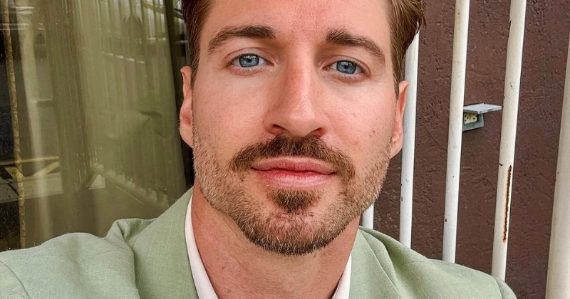 Travis DesLaurier wife: Is the model and actor married? 3 Who is Travis DesLaurier?