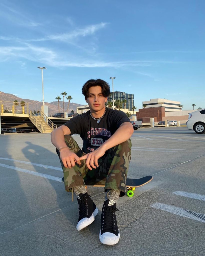 Cameron Porras Height: How Tall Is the Actor and Model? 1 Cameron Porras Height 1